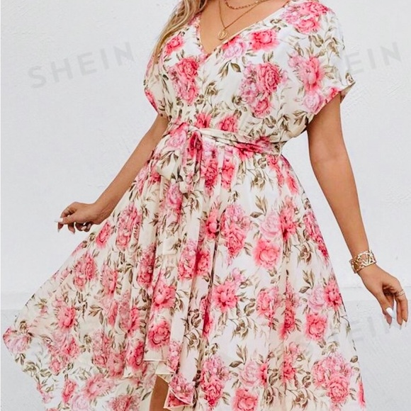 SHEIN Dresses & Skirts - SHEIN DreamScene Plus Floral Print Batwing Sleeve Belted Dress